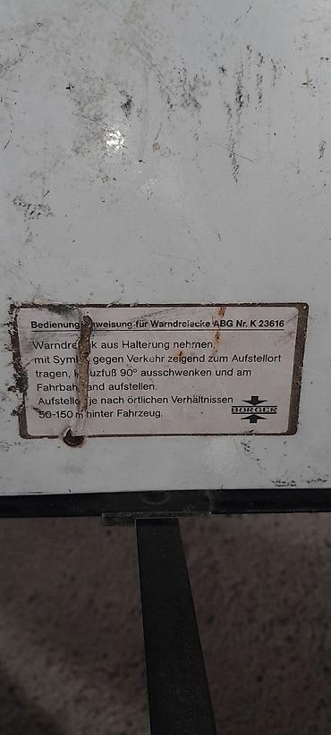 kia rio kompressor: Reflektorlu üçbucaq xəbərdarlıq nişanı arqinal panarama mersedesindi — 2