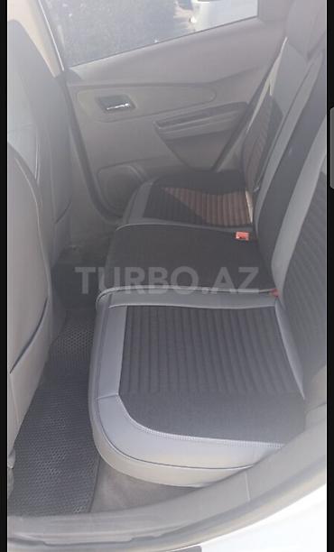 skoda rapid: Salam hazir lizinqdi 39 ayi 572 4000. ala isdayiram taksi buraxlis var — 8