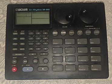 catir: Musiqi avadanlıqları seti – gitara effektləri, ritm maşını və kabellər — 2