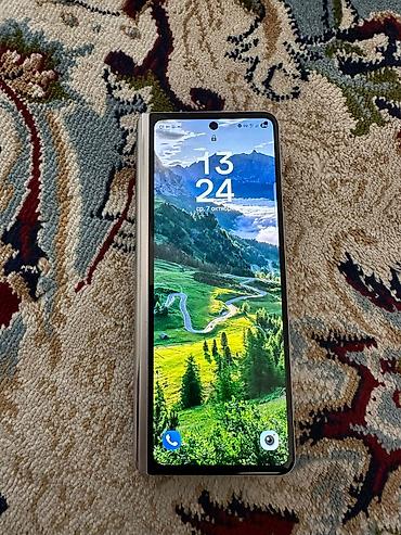 Samsung Galaxy Z Fold 3, Б/у, 256 ГБ, цвет - Серебристый, 2 SIM