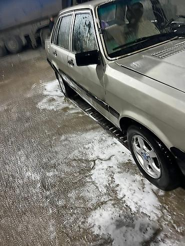 Audi: Audi 80: 1986 г., 1.8 л, Механика, Седан — 3