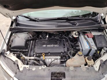 Chevrolet: Chevrolet Aveo sedan – ağ rəng Model xüsusiyyətləri: - Korpus: 4 — 8