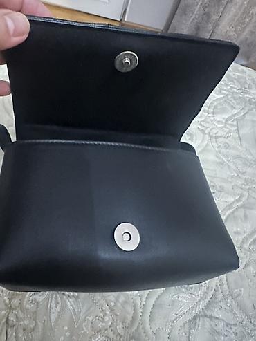 Çantalar: Qara çiyin çantası – yumşaq kvadrat kapitone dizayn - Rəng: Qara - — 4