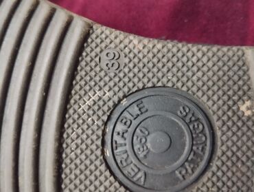 Сапоги: Обувь кожаная с Европы, цена первых 250 сом.Вторая обувь теплая очень — 3