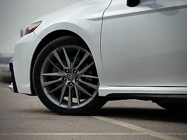 corolla 2016: Toyota Camry: 2021 г., Бензин, Седан — 6