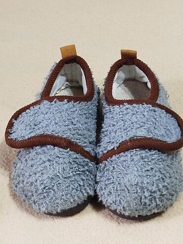 комиссионный магазин одежды бишкек: Продаю детскую обувь в идеальном состоянии. От 400 до 1000сом