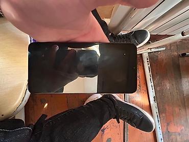 xiaomi pad: Xiaomi Mi 9 idiyal vezyetdedi telfon acilmiyi. arxasi catdir bidene — 1