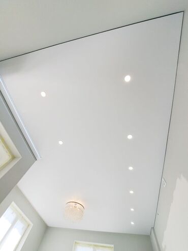 Потолочные работы: Монтаж потолков, Монтаж потолочных плинтусов Больше 6 лет опыта — 3