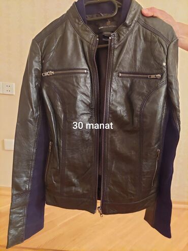 Pencəklər: Qış üst geyimləri paketi.Təzədən heç seçilmir.Geyimlərin hər biri 1 və — 5