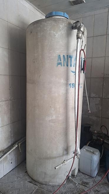 бачок для унитаза: Plastik su çəni – 1500 litr - Həcm: 1500 L (gövdədə qeyd olunub) - — 1