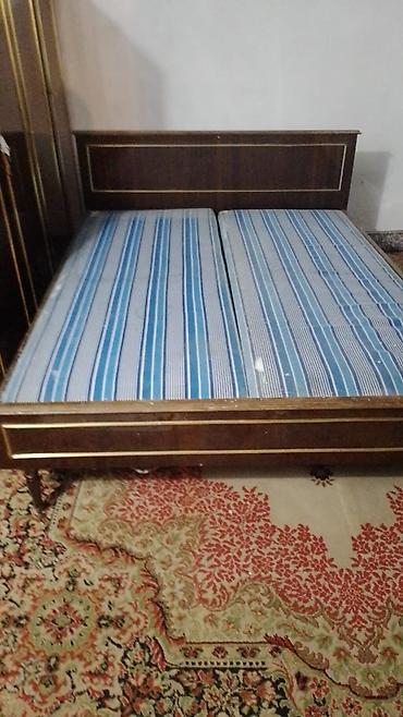 Двуспальная кровать, Б/у, С матрасом, длина - 220 см at lalafo.kg Двуспальная кровать, Б/у, С матрасом, длина - 220 см
