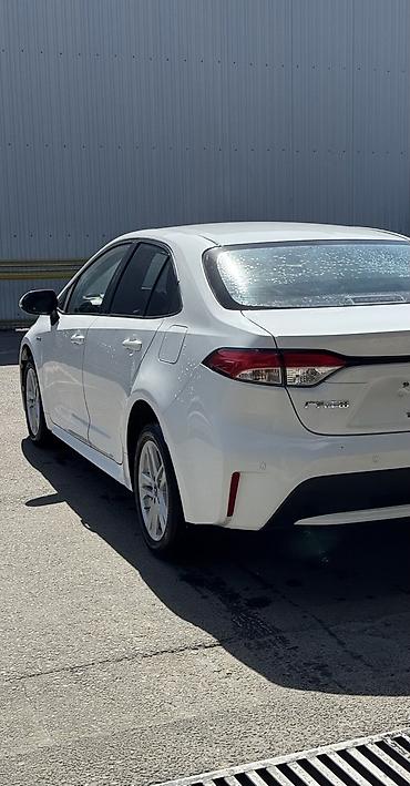 Транспорт: Toyota Levin: 2022 г., 1.8 л, Вариатор, Гибрид, Седан — 4
