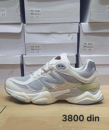 Patike: New Balance patike

9060

36-46

Cene su na slikama — 28