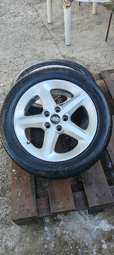 Disk təkərlər: İşlənmiş Disk təkər Hyundai 215 / R 17, 5 Boltlu