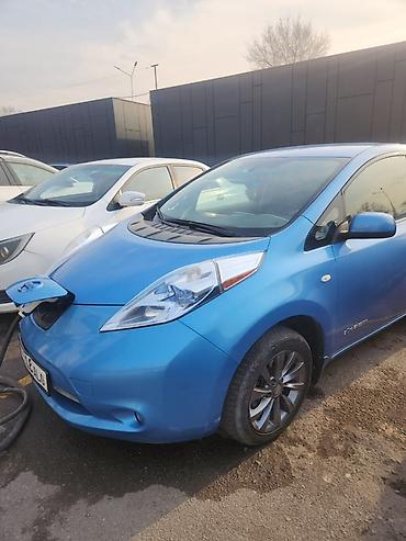 mini ev: Nissan Leaf: 2012 г., Автомат, Электромобиль, Хэтчбэк — 1
