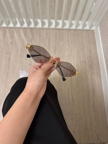 Солнцезащитные очки: Солнцезащитные очки очки, Prada, Унисекс, Круглые, Регулируемые носоупоры — 12