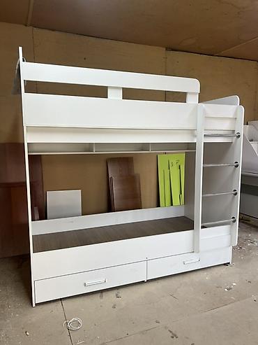 bunk bed: Двухъярусная кровать, Новый, С выкатной системой — 1