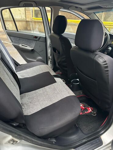 Hyundai: Hyundai Getz, gümüşü rəng Texniki xüsusiyyətlər: - Yanacaq növü — 13