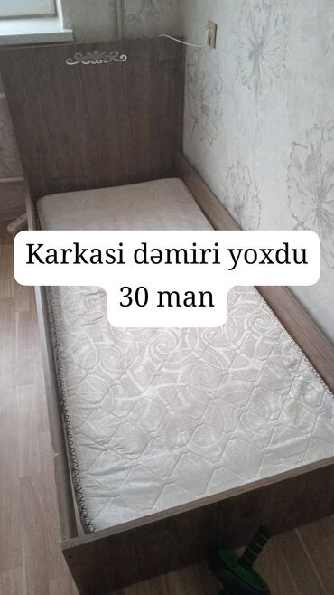 qablı mikser: Taxt çarpayı və döşək dəsti - Material: taxta çərçivə, başlıq dekorlu