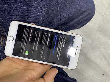 telefon smartfon: IPhone 8 Plus, Qızılı, Barmaq izi — 5