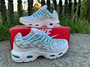 Patike: Svi modeli po 2850 din
br 36 do 46 — 2