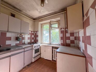 купить квартиру в 12 микрорайоне бишкек: 3 бөлмө, 51 кв. м, Жеке план, 4 кабат, Эски ремонт