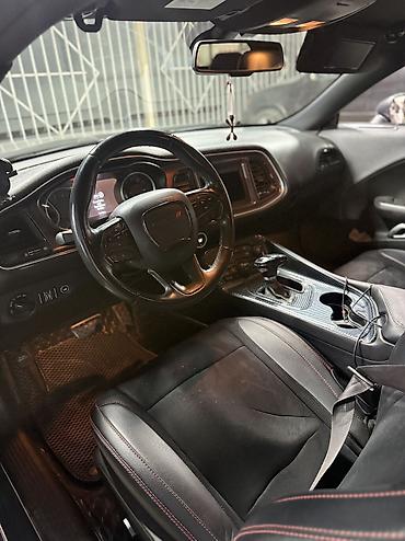 prius v: Dodge Challenger: 2018 г., 3.6 л, Типтроник, Бензин, Купе — 4