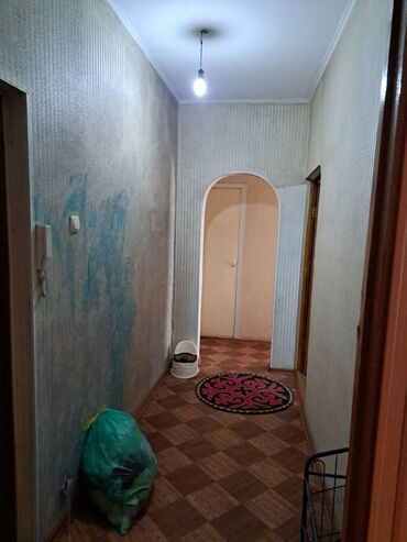 сдается 2 комнатная квартира в джале: 2 бөлмө, 60 кв. м, 106-серия, 5 кабат, Косметикалык ремонт