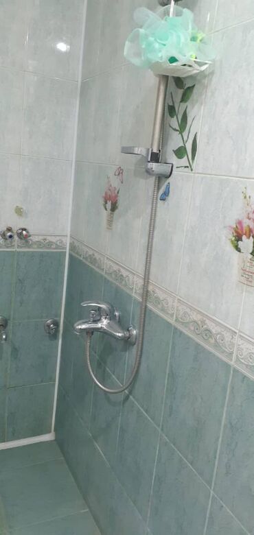 Uzunmüddətli kirayə mənzillər: Yasamal rayonu,3 saylı asan xidmət ilə üzbəüz,5 mərtəbənin,3-cü — 14