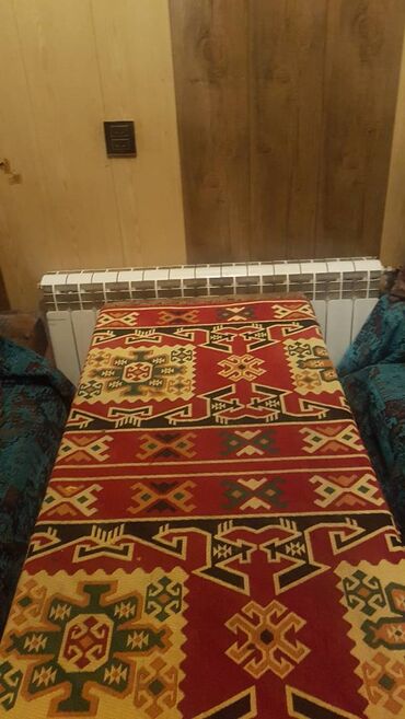 restoran masaları: Divan və qabaq stol. dəst və tək şəkildə satılır
