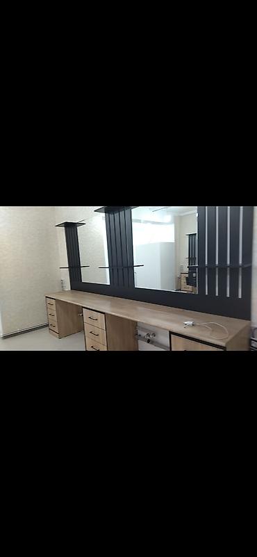 Salon mebeli – kişi və qadın gözəllik salonları üçün iş stolu və güzgü