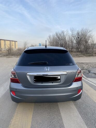 Honda: Honda Civic: 2005 г., 1.7 л, Вариатор, Бензиновая, Хэтчбэк — 7