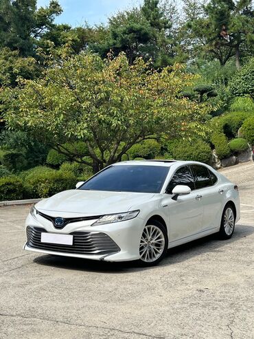 Toyota Camry: 2020 г., 2.5 л, Автомат, Гибрид, Седан