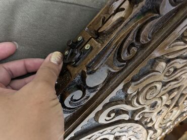 Nərdlər: Nərdi oynamağı sevənlər üçün hədiyyəlik Əl işi olan, üzərində oyma — 10