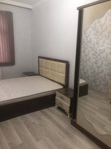 Uzunmüddətli kirayə mənzillər: Razində 60 kv sahəsi olan 2 otaqlı mənzil kirayə verilir.Binada qaz — 6