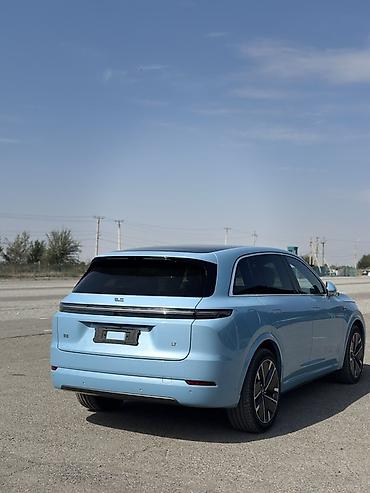 хунчи авто: Lixiang L7: 2025 г., 1.5 л, Автомат, Гибрид, Кроссовер — 5