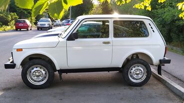 ВАЗ (ЛАДА): ВАЗ (ЛАДА) 4x4 Niva: 2012 г., 1.7 л, Механика, Бензин, Кроссовер