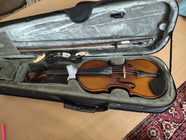 гитара на прокат: Классическая полноразмерная скрипка в комплекте с футляром и смычком