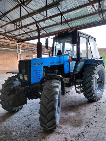 1221 traktor: Belarus 1221 kotanla bir yerdə tam işlək vəziyyətdə 100% heç bir