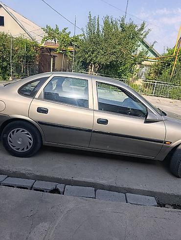 sprinter 4 4: Opel Vectra: 1997 г., 1.6 л, Механика, Бензин, Седан — 4