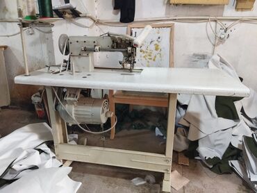 Tikiş maşınları: Dikiş makinası deri ve düz dikiş makinası ikisi bir yerde satılır
