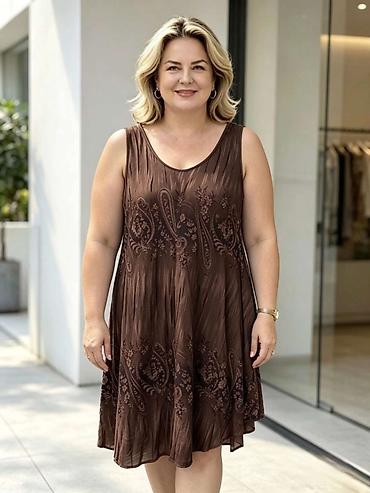 eu 54: 06. Haljina za punije
2XL 3XL 4XL
Cena : 2.600 dinara H — 1