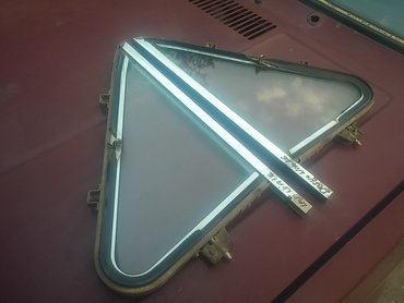 Auto delovi: Leptir staklo Lada Niva 1.6 za levo vrata. Polovno, ocuvano, skinute — 3