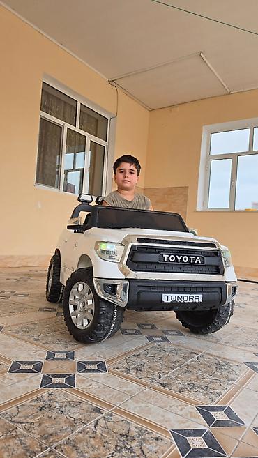 elekt: Toyota Tundra 2 Uşaq üçün nəzərdə tutulub, Hərşeyi işləyir çox az — 1