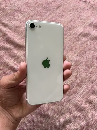 Apple iPhone: IPhone SE 2020, Б/у, 64 ГБ, Белый, 79 %