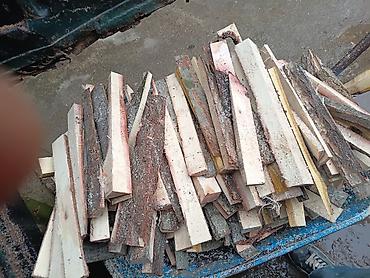 Odun: Mebel sexindən alınmış kəsim qırıntıları və odun çipləri - Aşağıdakı — 3