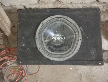 maşın kalonkalar: Sony Xplod seriyasından olan bu avtomobil sabvufası güclü bas səsləri
