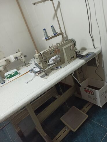 матор машинки: Швейная машина Typical, Полуавтомат