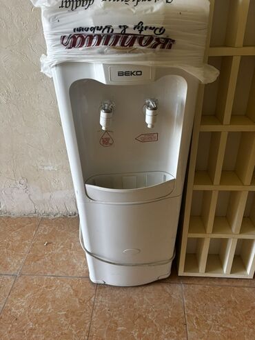 Yemək hazırlamaq üçün texnika: Dispenser Beko, Döşəməüstü, Su soyutma ilə, İşlənmiş