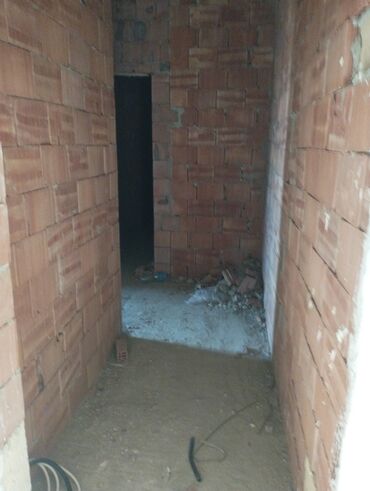 Digər kommersiya daşınmaz əmlakı: Xirdalan s Heydər Ə parkının yanında MCdonals üstünde 53.07 kv 10 — 8